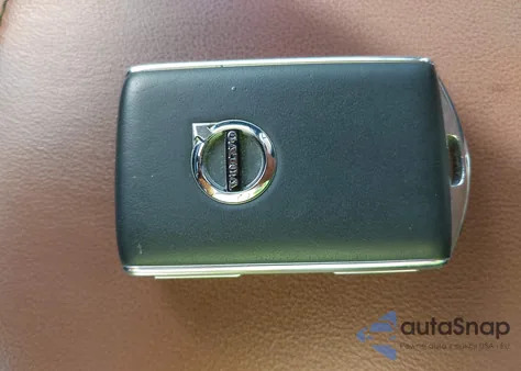 2017 Volvo S90 T6 Inscription z USA, uszkodzony, nr VIN YV1A22ML7H1011849